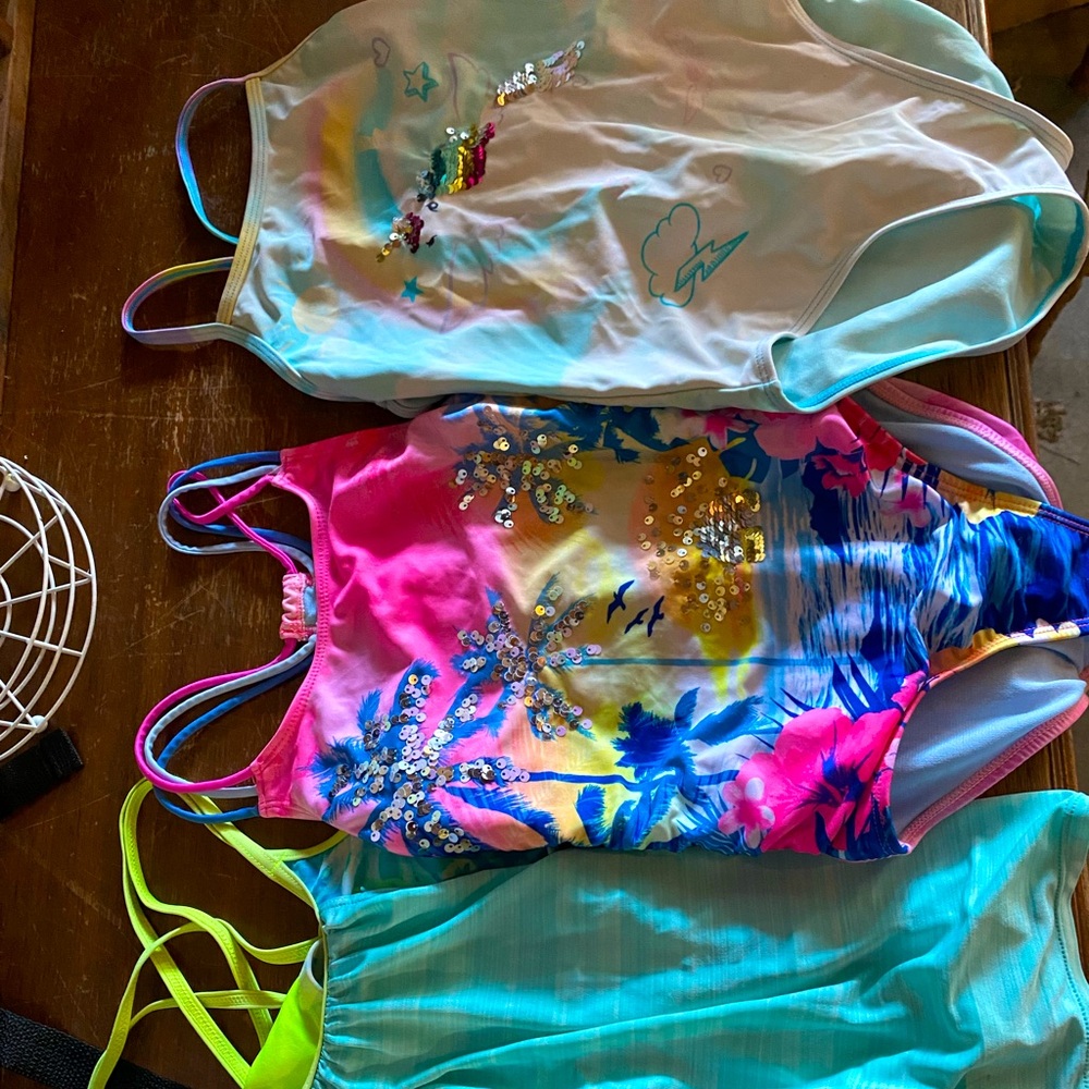 Swim suit girls medium